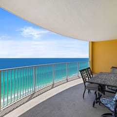 Panoramic Gulf front Condo w/ Pool - Emerald Skies