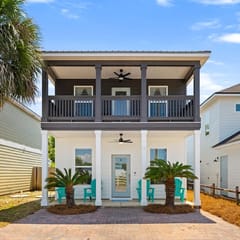 Entire Home: Quiet West End - Dazed by the Beach
