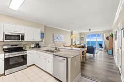 Panoramic Gulf front Condo w/ Pool - Emerald Skies - Image 4