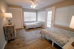 Entire Home Near Beach! - Lower Lagoon Cottage - Image 4