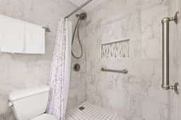 Coastal Escape - Beachfront Studio with Gulf Views - Image 3