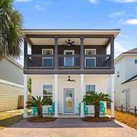 Entire Home: Quiet West End - Dazed by the Beach - Image 1