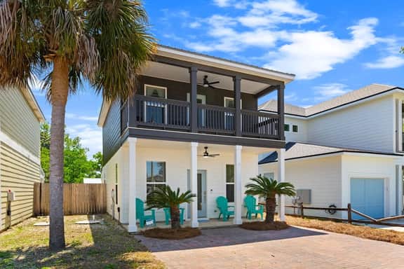 Entire Home: Quiet West End - Dazed by the Beach - Image 2