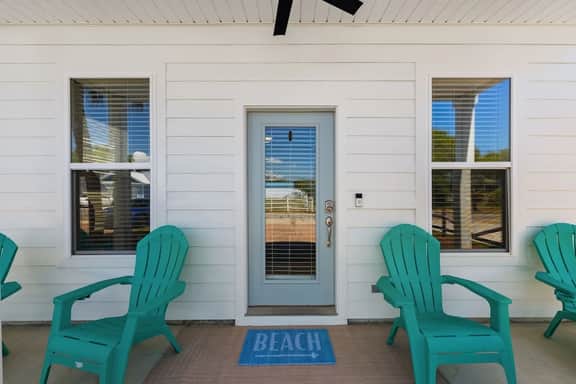 Entire Home: Quiet West End - Dazed by the Beach - Image 4