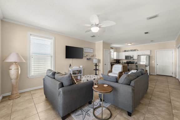 Entire Home: Quiet West End - Dazed by the Beach - Image 5
